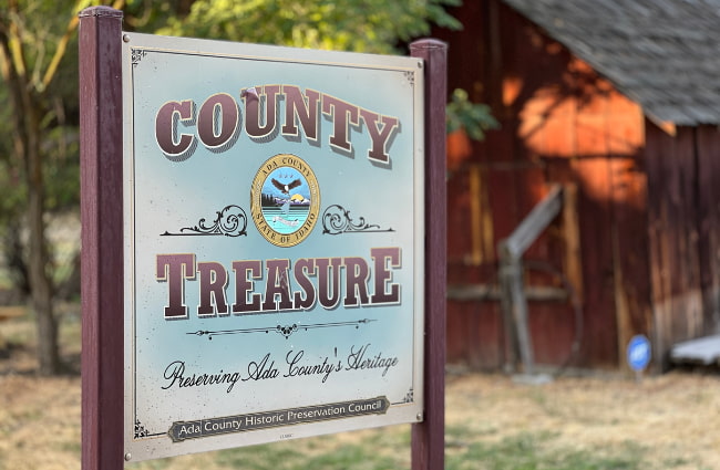 Country Treasure Sign